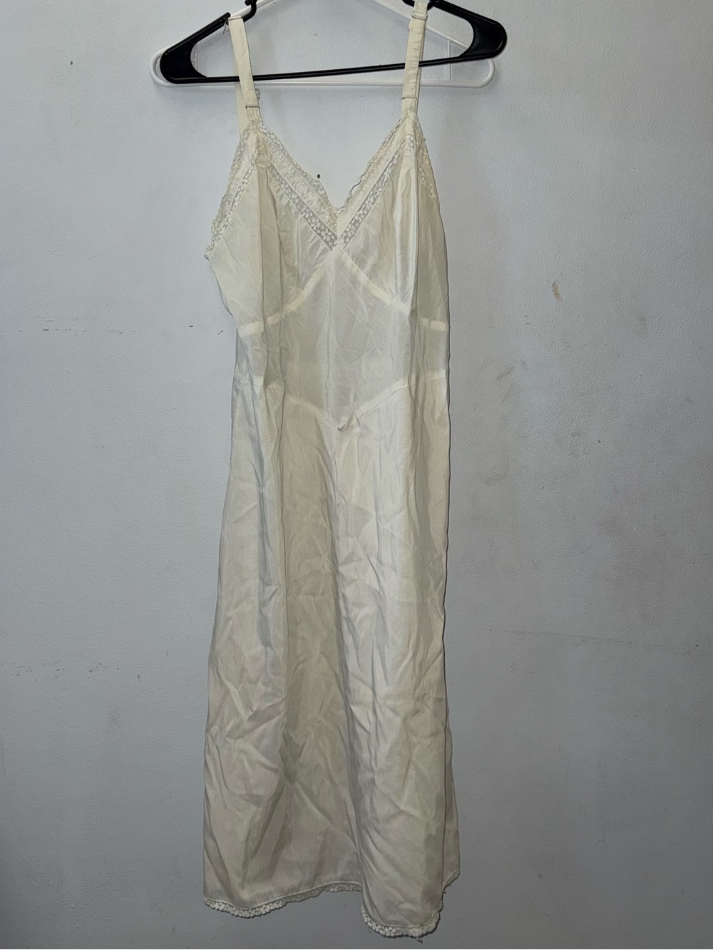 Lovely Original Vintage Mid Century
Charmode Ivory Color Rayon Full Slip
